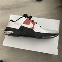 Nike Metcon 8 Trainers Nike By You UK 10.5 EUR 44.5 Black White Red DV2271 900