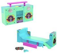 Hot Wheels Skate Boombox Skate Park Playset & fingerboard