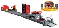 Mattel Disney and Pixar Cars Toy Playset, Piston Cup Jump and Stunt Runway with Lightning McQueen Vehicle, More than 20-inches Long, 2 Ways to Play