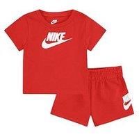 Nike club tee & short set