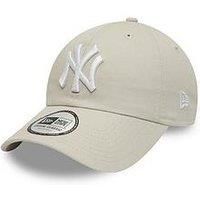 New-Era  LEAGUE ESS 9TWENTY NEW YORK YANKEES  men's Cap in Beige