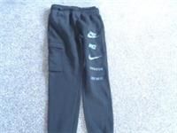 Nike Children's jogging pants Size Small Standard fit 128/137 cm NEW+TAG