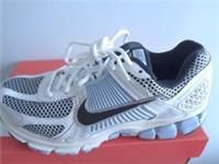 Nike Womens Zoom Vomero 5 Trainer - Grey - Size 4