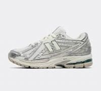 New Balance 1906R Trainers in White & Silver