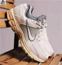 Nike Zoom Vomero 5 Women's Sneakers UK Size 7.5 (✅NO BOX LID✅)