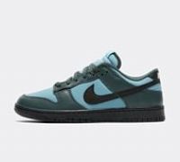 Nike Dunk Low Retro SE Winterised Trainer - Green - Size 6