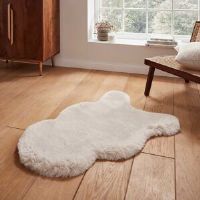 Fairmont Park Super Teddy area rug Table Tufted Sheepskin Beige Cream Novelty 60 x 90cm