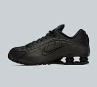 Nike Shox R4 Trainer - Black - Size 6