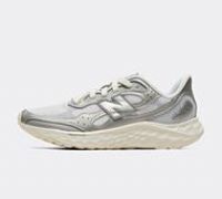 New Balance Womens Fresh Foam Arishi v4 TIRALUX Trainer - Silver - Size 4