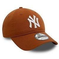 New Era 9Forty Strapback Cap - New York Yankees earth brown