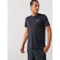 Under Armour Men/'s Launch Camo Short Sleeve, Soft and Lightweight Men/'s T-Shirt with Side-Vent Hem, Comfortable Gym Top for Workouts,Black / / Reflective,LG