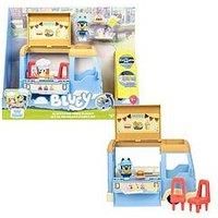 Bluey Transforming Food Truck Playset, Transforms Into a Café With Dining Area and Chairs. Includes Exclusive Figure Wearing Her Apron and Visor, 5 Accessories and Sticker Sheet