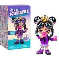 Xox Kweenie Fearless Kweens Series Premium Figurine and Display Case