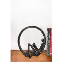 Metal Statue Reading Men in Circle Desktop Ornament Figurines