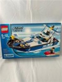 LEGO CITY: Police Boat (7287)