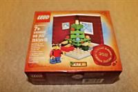 LEGO 3300020 Christmas Holiday Set 2011, Part 1 of 2
