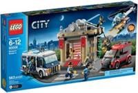 LEGO CITY: Museum Break-in , Set (60008 ) In Damaged box 2013 Sealed Packaging