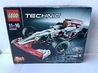 LEGO 42000 TECHNIC: Grand Prix Racer New & Boxed Old Stock