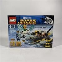 LEGO Super Heroes Arctic Batman vs Mr Freeze 76000 NEW (Box Damaged)