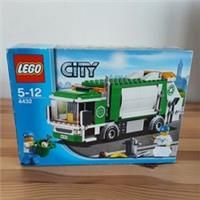 LEGO CITY 4432. Garbage Truck. Brand New Factory Sealed.