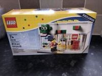 LEGO Store Opening White Shop Set 40145