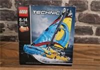 Unopened New LEGO TECHNIC: Racing Yacht (42074)