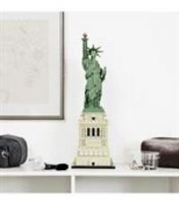 LEGO ARCHITECTURE: Statue of Liberty Model Building - (21042) - NEW!!!