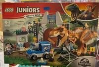 LEGO Juniors Escape The Tyrannosaurus 10758 (150 Pieces)