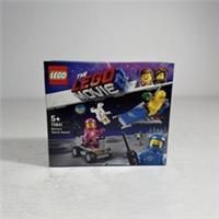 Lego 70841 Lego Movie 2 Benny's Classic Space Squad Astronaut NEW but Box Ware
