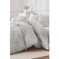 https://www.burton.co.uk/product/ezysleep-super-soft-luxury-faux-fur-box-duvet_p-ae288a67-79ee-4716-88f1-190de8370503£colour=Silver&size=Single