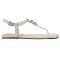 DKNY Women/'s Datto-Flat Thong Sandal, Soft White, 5.5 UK