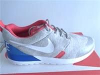 Nike Rosherun QS (GS) trainers shoes 703935 002 uk 4 eu 36.5 us 4.5 Y NEW+BOX