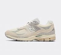 New Balance 2002R Trainer - White - Size 8