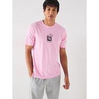 adidas Men/'s Lounge Drink Graphic T-Shirt, True Pink, S