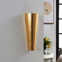 Lindby Perfectly shaped Conan wall light in gold