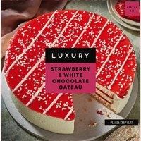 Iceland Luxury Strawberry & White Chocolate Gateau 955g