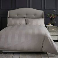 Silentnight Sateen Stripe Duvet Set – 100% Cotton Hotel Quality Luxury Bedding Set with Quilt Duvet Cover and Matching Pillowcase Soft Breathable and for All Seasons – Single – Champagne