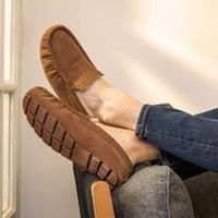 Isotoner Mens Real Suede With Closed Stitch Moccasin Slippers