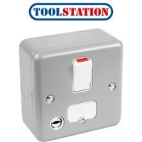 MK Metal Clad 13A DP Switched Connection Unit With Flex Outlet