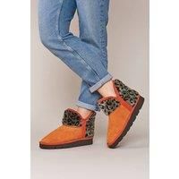 Moshulu Women's 'Snowman 3' Fluffy Bootie Slippers in Orange | Size: 5