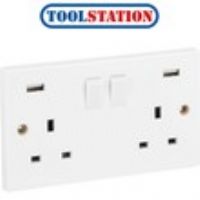 Axiom 13A Switched USB Socket 2 Gang + 2 USB
