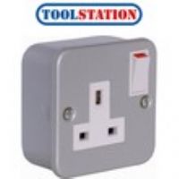 Axiom Metal Clad Switched Socket 1 Gang