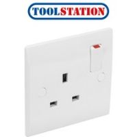 Axiom Low Profile Switched Socket 1 Gang Single Pole