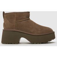 UGG classic ultra mini new heights boots in hickory