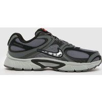 Nike V5 RNR Trainers in Grey