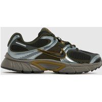 Nike V5 RNR Trainers in Black Multi