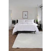 https://www.burton.co.uk/product/the-lyndon-company-feather-embroidered-bedlinen-duvet-sets_p-a7b747c9-4c99-4ee5-af23-f889e9a8830b£colour=White&size=Single
