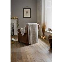https://www.burton.co.uk/product/the-lyndon-company-ashford-supersoft-faux-fur-throw---130-x-180cm-extra-warm-blanket_p-d6bb219e-faa2-4970-9ba3-ea632dc9b838£colour=Silver&size=130cm%20x%20180cm