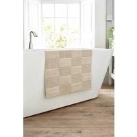 https://www.burton.co.uk/product/the-lyndon-company-egyptian-spa-700gsm-cotton-towels-ultra-soft-highly-absorbent-luxury-bathroom-essentials_p-e9a6eb39-9c23-4753-9a18-f7f134313106£colour=Natural&size=Face%20Towel%20Pair