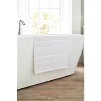 https://www.burton.co.uk/product/deyongs-romeo-textured-100-cotton-bath-mat---1500gsm-absorbent-bathroom-rug_p-9c22958f-f5f7-4da0-a5e5-abf046d43ee8£colour=White&size=Bath%20Mat